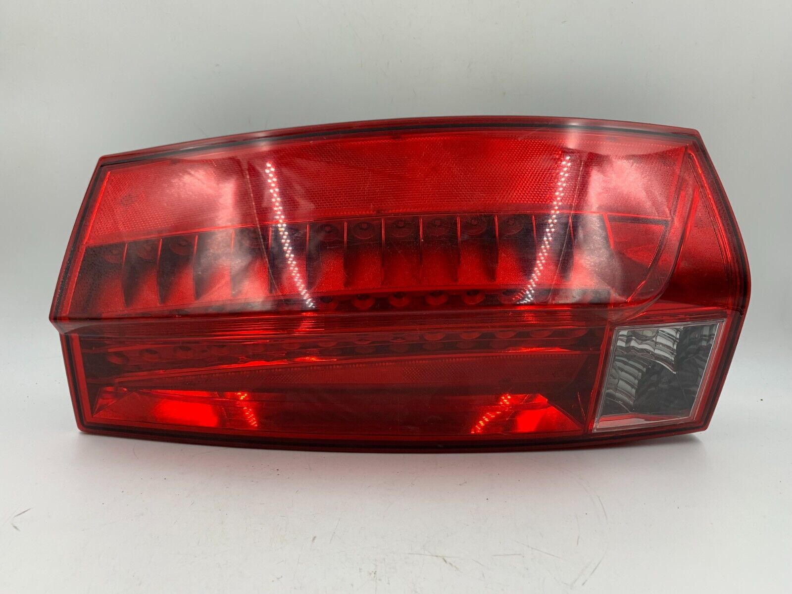 2007-2014 Cadillac Escalade Passenger Side Tail Light w/out Premium OE M04B13001 - £144.66 GBP