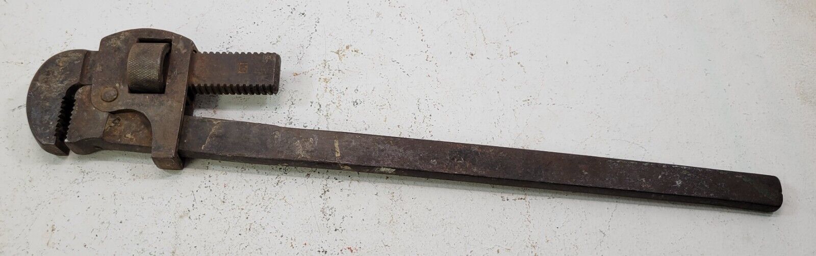 *PV35) Vintage Heavy Duty Tool Adjustable Jaw Pipe Wrench 24 - $9.89