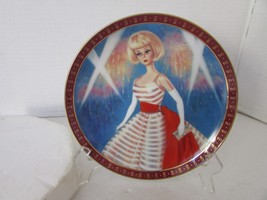 DANBURY MINT COLLECTOR PLATE BARBIE HOLIDAY DANCE HIGH FASHION BARBIE 5704  - $74.11 MXN