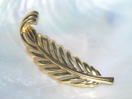 Estate Napier Signed Goldtone Folded Over Feather Pin Brooch – marked on... - £6.88 GBP