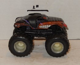 2017 Hot Wheels Monster Jam Truck Monster Mutt Rottweiler 1:64 Scale Rare - $9.85