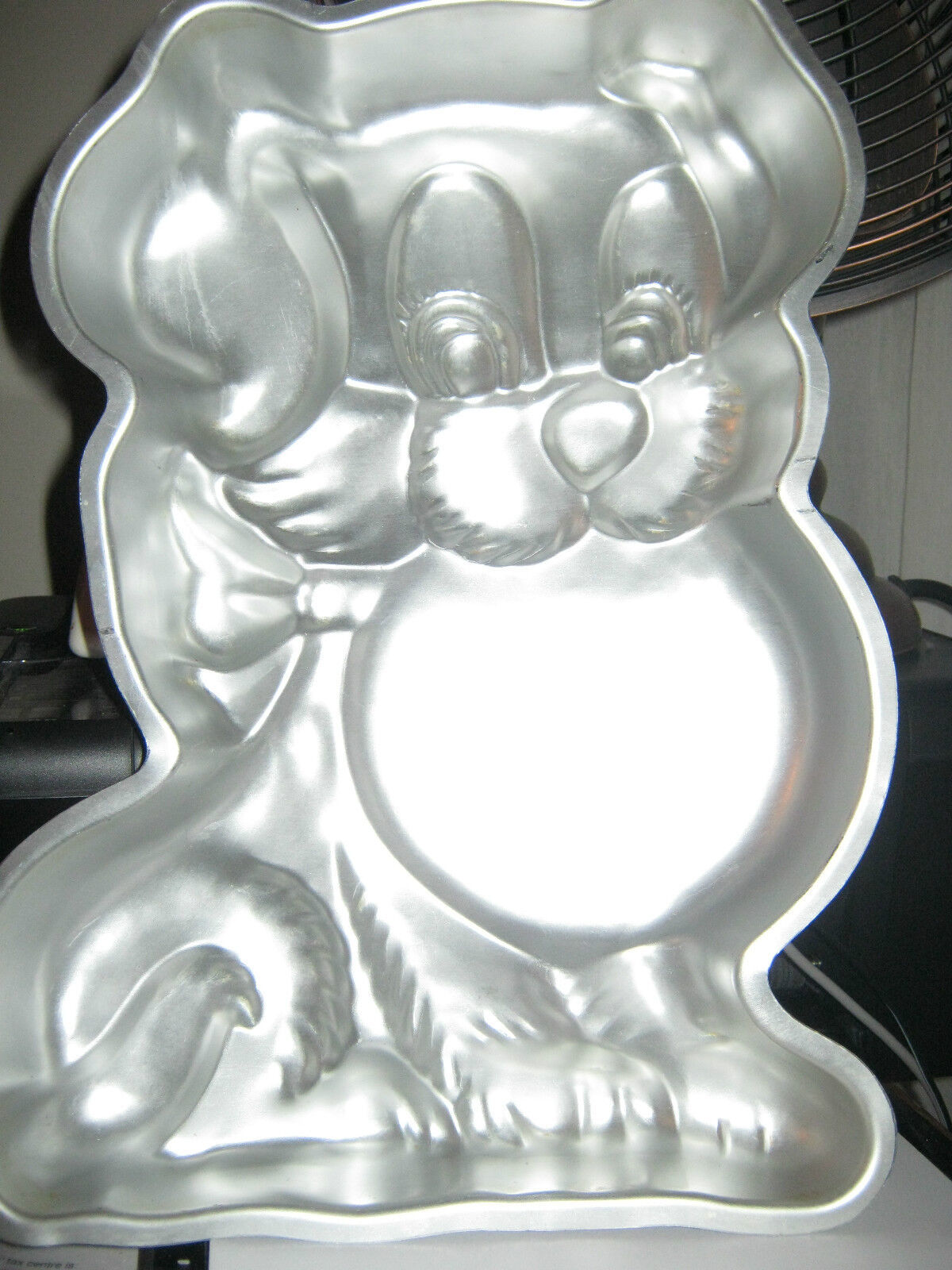 Wilton Playful Puppy Dog With Frisbie Cake Pan (502-7636, 1978) - $10.58