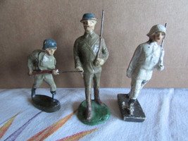 Three Vintage Composition Toy Soldiers - £14.58 GBP