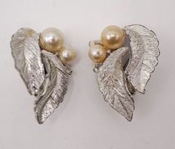 Mid Century Faux Pearl Silver Tone Clip On Earrings Costume Jewelry - £27.77 GBP