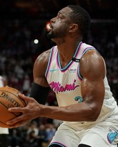 Dwyane Wade 8X10 Photo Miami Heat Basketball Nba Close Up - £3.93 GBP