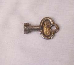 ANTIQUE EAGLE LOCK BARREL PADLOCK KEY 86V1 86 V1 - $9.89