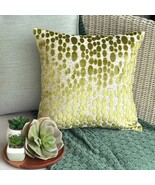 The HomeCentric Green Throw Pillow Cover Velvet Abstract - Chartreuse Pop - €26,37 EUR+ The HomeCentric Green Throw Pillow Cover Velvet Abstract - Chartreuse Pop - €26,37 EUR+