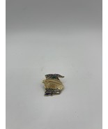 Kansas City Royals Kauffman Stadium Pin  Baseball - $225.88 MXN