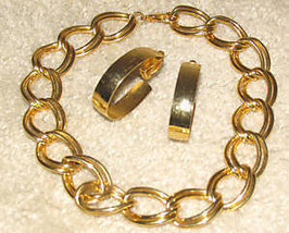 Vintage Costume Jewelry Goldtone Necklace &amp; Hoop Earrings - £7.66 GBP