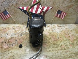 MITSUBISHI OIL COMPRESSOR CHILLER TANK JAK5510E RE60433 009132 DPH 28 200V  - $145.49