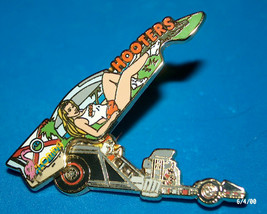 HOOTERS RESTAURANT FLORIDA DRAGSTER FUNNY CAR LAPEL PIN - BODY GOES UP A... - $24.99