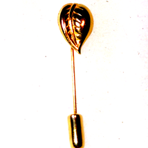 Beautiful vintage Gold leaf pin - £12.44 GBP