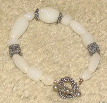 Vintage Costume Jewelry Faux Jade &amp; Silvertone Bracelet - £5.18 GBP