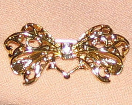 Vintage Costume Jewelry Goldtone Pin - $5.85