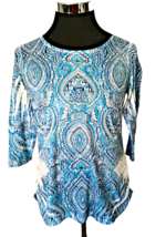 Chico&#39;s Tee Shirt Women&#39;s Size Medium Blue White Paisley Embellished  Poly Knit - £8.68 GBP