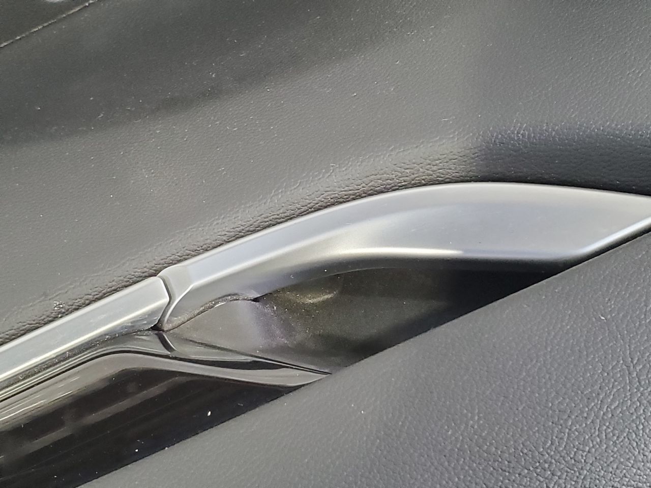 2018 Maserati Levante OEM Right Rear Black Door Trim Panel Q4 Item image 8