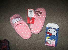 MINT Girls LOT of Hello Kitty Slippers n Socks Pink Blue Sanrio sz- Small 3 - 5 - £14.83 GBP