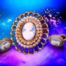 Old vintage cameo with matching earrings - £45.16 GBP