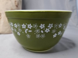 Pyrex Green Spring Blossom Crazy Daisy nesting Bowl #401 1.5 Pt Avocado - £14.46 GBP