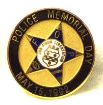 Police Pin Police Memorial Day July 15 1992 - $9.65