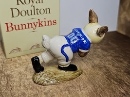 Royal Doulton Touchdown Bunnykins Figurine DB029 Vintage 1984 First Vers... - $1,361.91 MXN