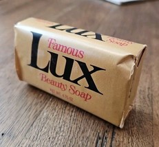 Vintage LUX Famous Beauty Soap bar 5 oz White Gold Wrapper Prop TV Movie... - $110.63 MXN