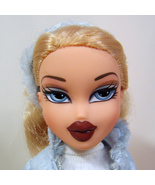 Bratz Style It! CLOE Redressed in Winter Girlz, Wonderland &amp; Step Out Shoes - £15.98 GBP