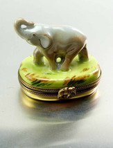 Happy Elephant LIMOGES Porcelain Trinket Box Signed D. Moreau Pachyderm Clasp Ke - £154.08 GBP
