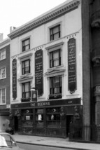 pu4874 - The Beehive Pub on Crawford Street, Marylebone, London - print 6x4 - $2.54