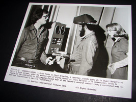 1976 FUTUREWORLD Movie Photo Blythe Danner StuartMargolis Peter Fonda 76... - £10.35 GBP