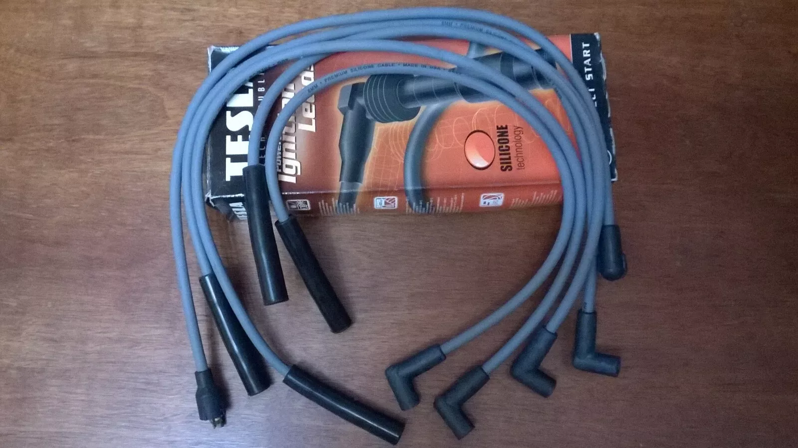 Ford Sierra,Scorpio 82-93 V-1.8/2.0 4cyl Ignition spark plug wire set - $99.95 CAD