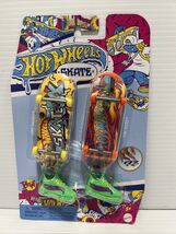 Mattel Hot Wheels Tony Hawk Fingerboard Skateboards Shoes 2-Pack 80's Style - $268.18 Mattel Hot Wheels Tony Hawk Fingerboard Skateboards Shoes 2-Pack 80's Style - $268.18 MXN