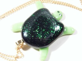 Green Glass Turtle Pendant W/18&quot; GoldTone Chain &amp; Bale 1.5&quot; x 1.75&quot; #JN1055 - £5.29 GBP