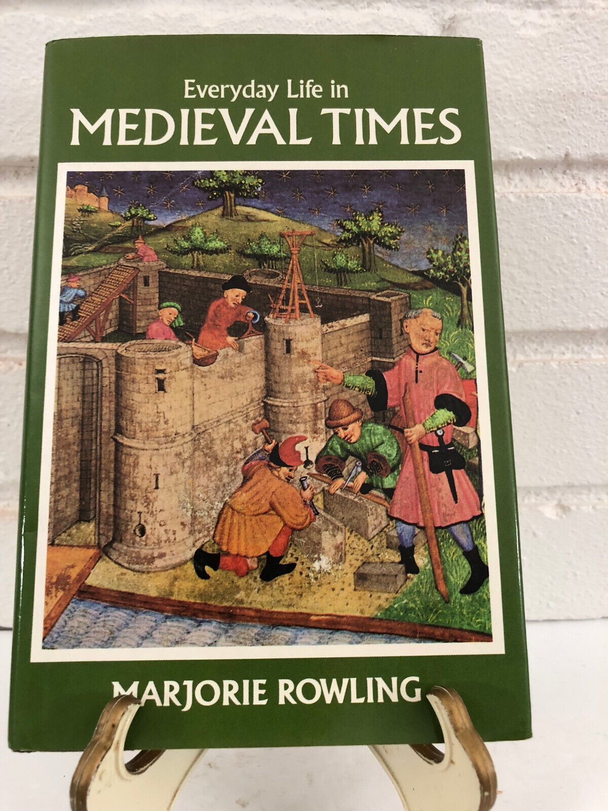 Primary image for Everyday Life in Medieval Times by Marjorie Rowling (1987, Hardcover, Reprint)
