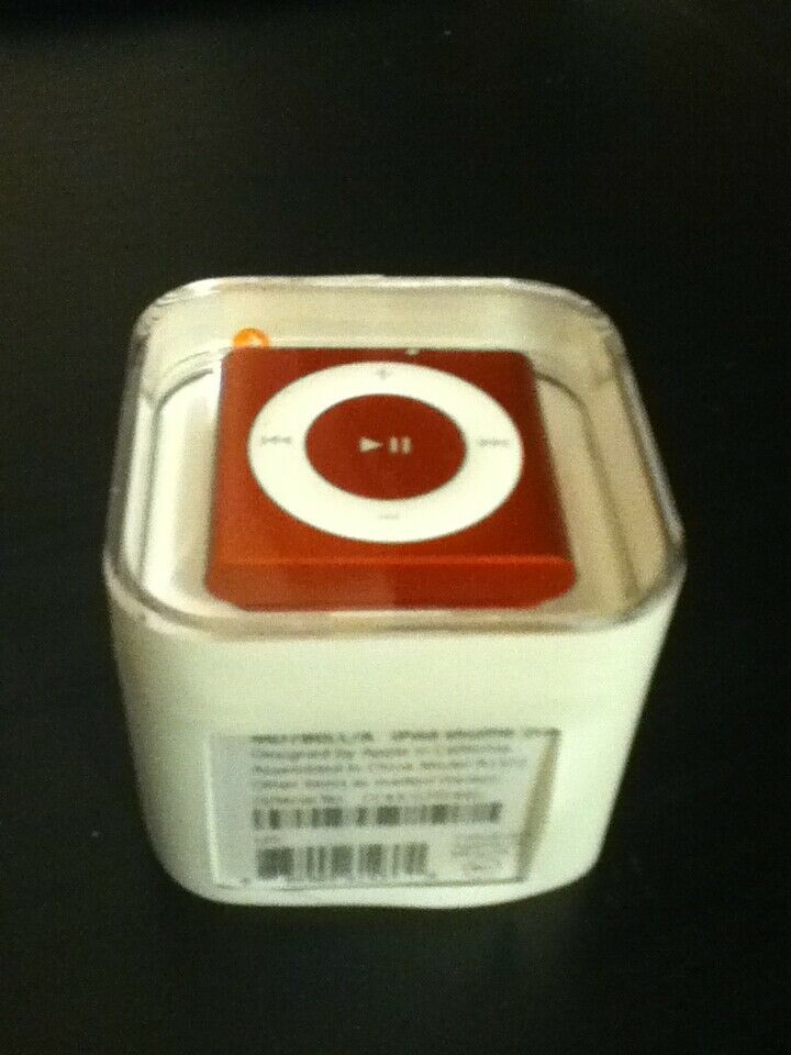 Primary image for Red Apple iPod Shuffle 4th Gen, Special Edition, 2GB, PD780J/A (Engraved)