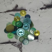 Vintage Green Button Lot Crafts Sewing  - $7.91