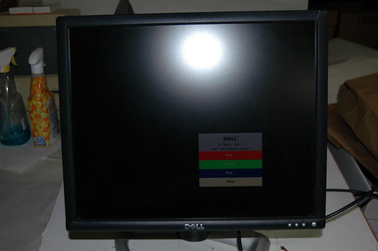 Dell Model 1901FP Computer Monitor With Stand Powers Up. No Power Cord - $34.99