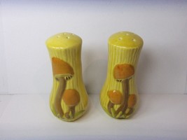 1970&#39;S Mushroom Theme Ceramic Salt &amp; Pepper Shakers Vintage Unused - £19.74 GBP