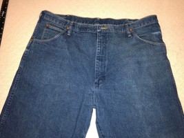 MENS AUTHENTIC WRANGLER LIGHT WASH BLUE JEANS DENIM 42 X 30 RARE SIZE - $38.69