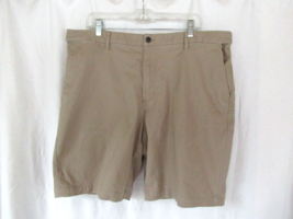 Lands&#39; End men&#39;s shorts Sz 40 khaki traditional fit comfort waist inseam 9&quot; - £13.83 GBP