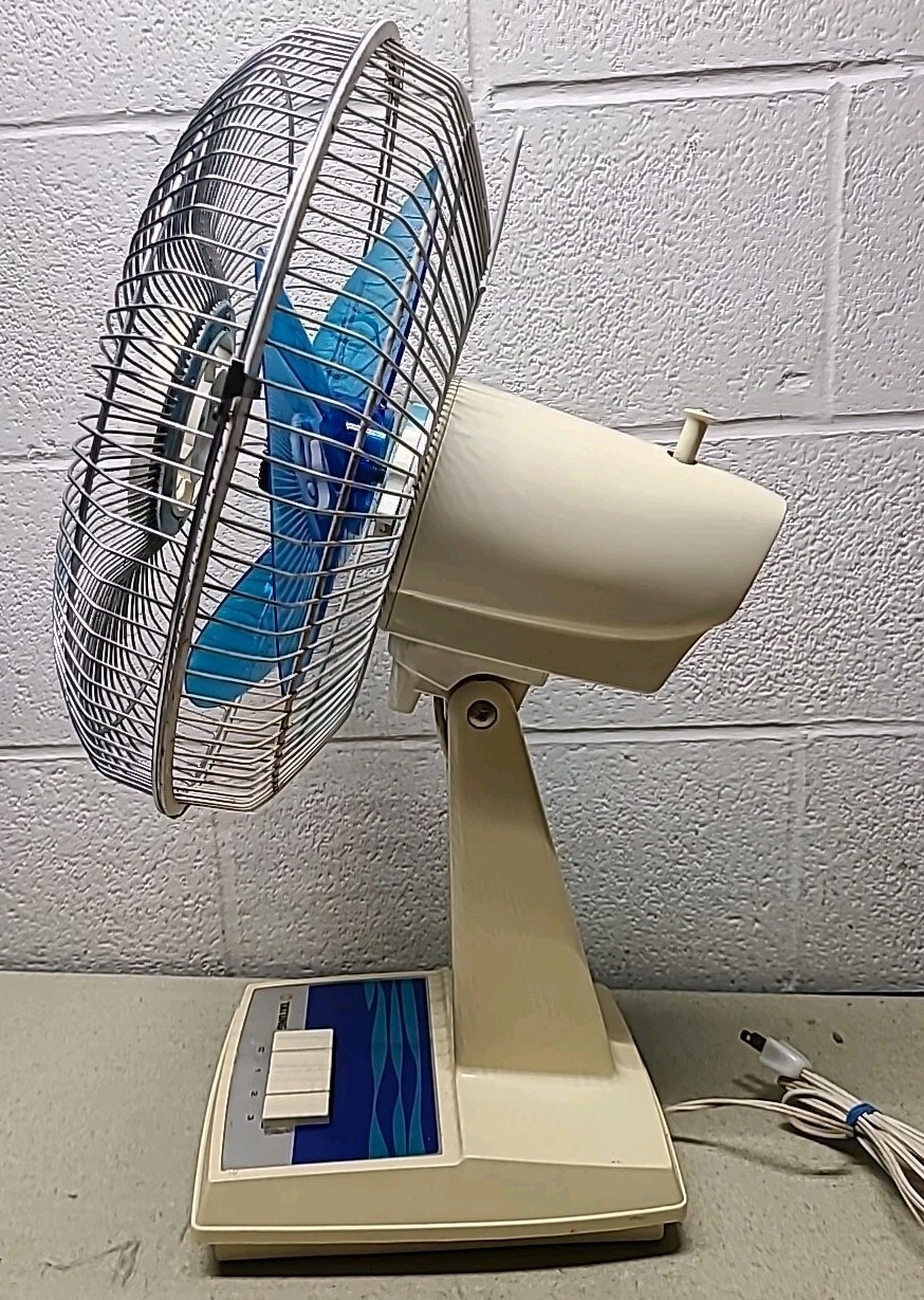 Vintage Tatung LA-12 Oscillating 3 Speed Translucent Blue Blade Fan Works Great Item image 3