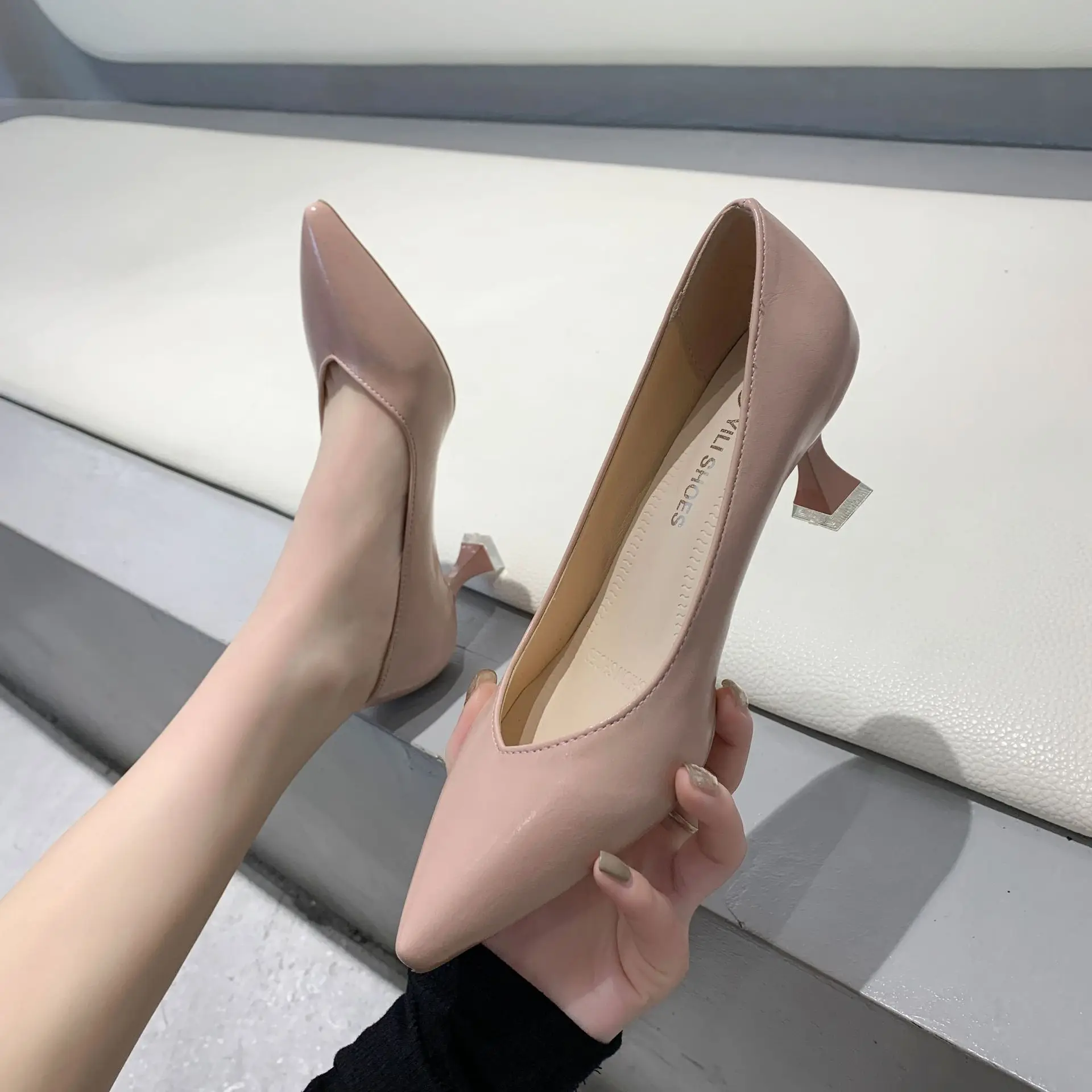 Sporting High heels women&#39;s 2020 spring style Korean style pointed toe shallow m - £38.53 GBP