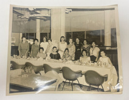 Hawaii Visitors Bureau Vintage Group Photograph 5 x 7 1950s - $17.77