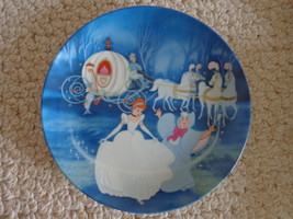 Plate ‘Bibbidi-Bobbidi-Boo” in the Cinderella Series (#1203) - £28.85 GBP
