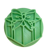 Christmas Present Shaped Cookie Stamp Embosser Made In USA PR5558 - $5.43 CAD