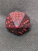 Vintage Red And Black D10 With Gold Colored Pips 25MM - $442.33 MXN