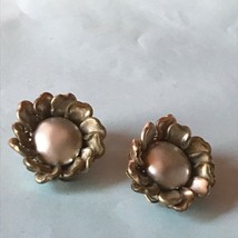 Vintage Large Alice Caviness Signed Pearly Pale Green Flower Clip Earrings –  - £11.18 GBP