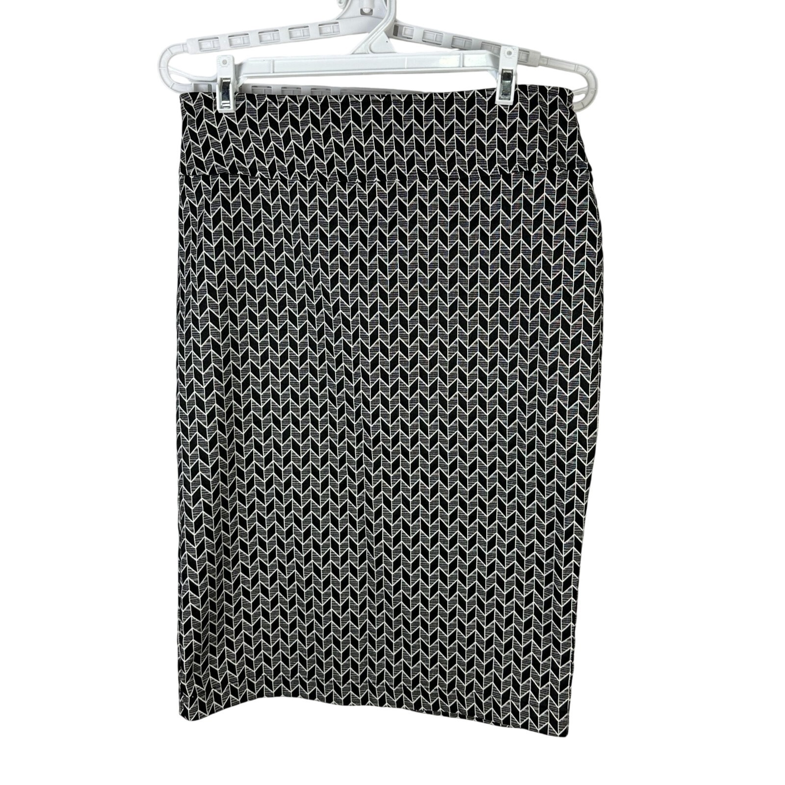 Soho Apparel Black &amp; White Geometric Print Pencil Skirt Size M - $18.50