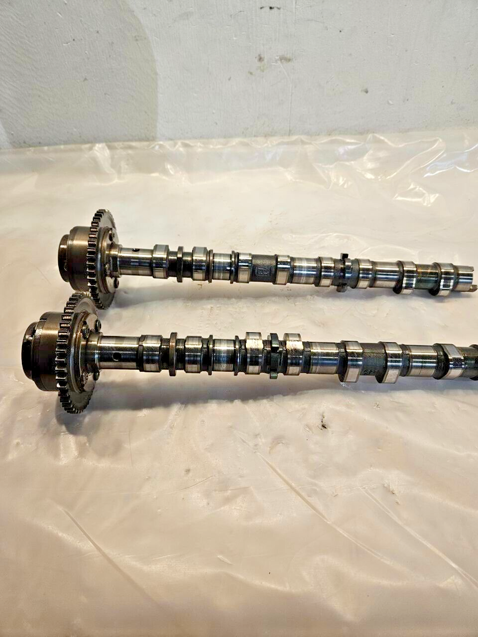 Set of 2 Mercedes W204 C250 SLK250 M271 Engine 100k m Camshafts w/ Adjus... - $280.15