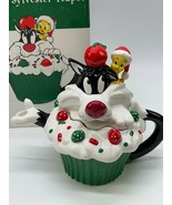 Warner Brothers Looney Tunes Tweety &amp; Sylvester Christmas Teapot - £51.47 GBP